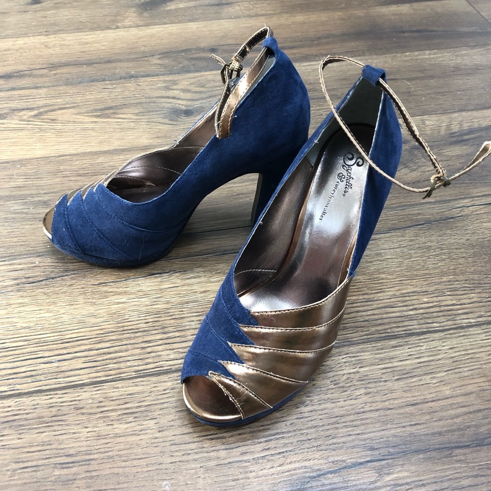 Navy and Gold Seychelles